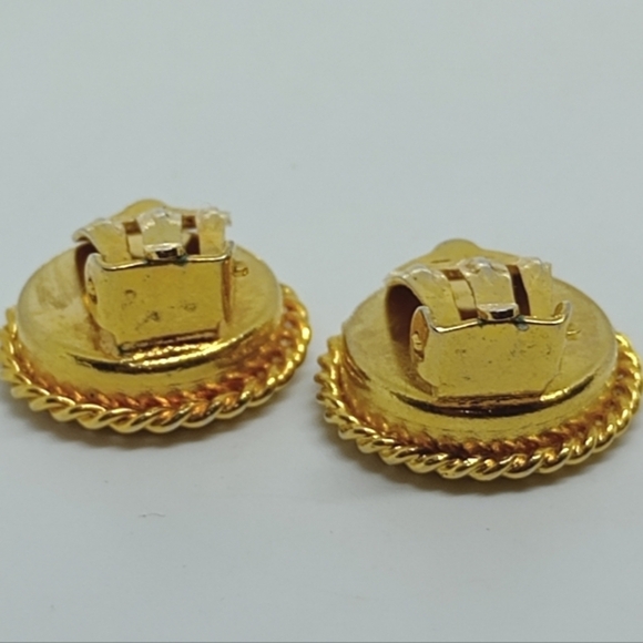 * vintage micro mosaic flower gold tone clip on earrings - Picture 5 of 7